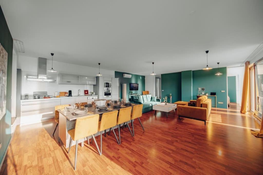 Design 3Bd Apartment Cooking Area In Architect Villa Praag Buitenkant foto